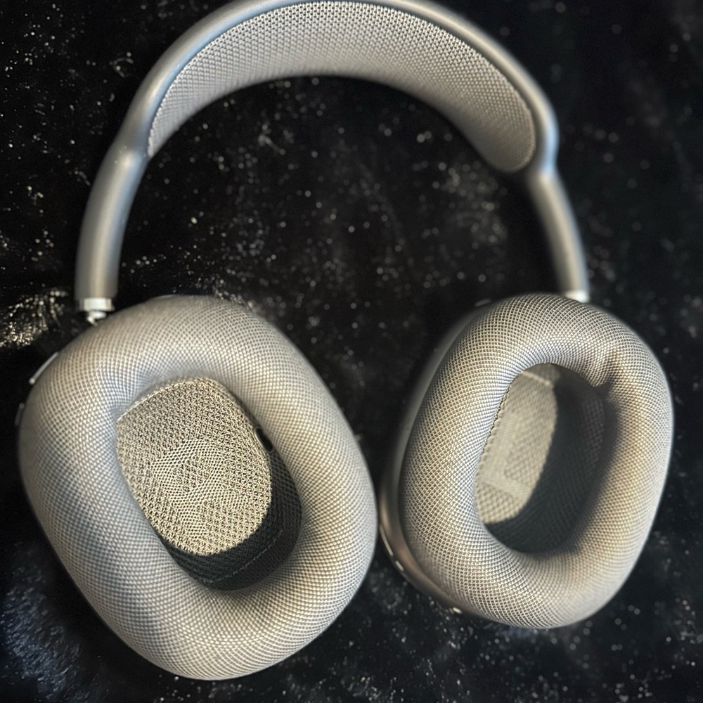 Apple AirPods Max in Matte Gray work 5 times - Picture 2 of 2